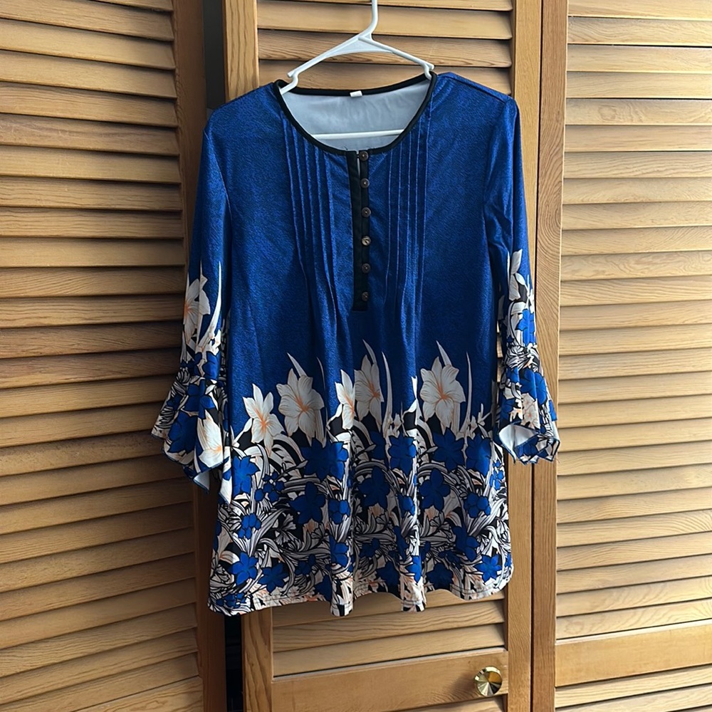 Flowy Floral Shirt!